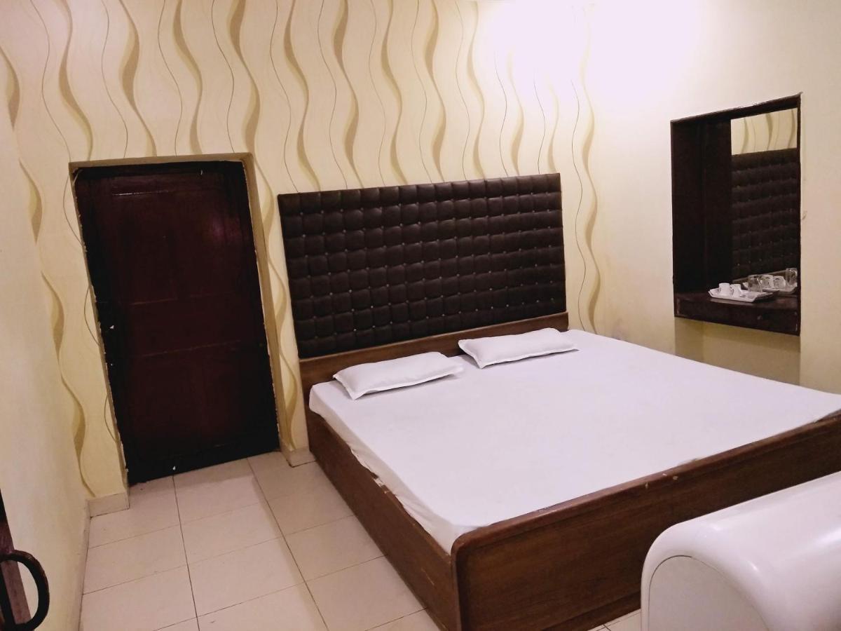 لاكناو Roop Guest House المظهر الخارجي الصورة