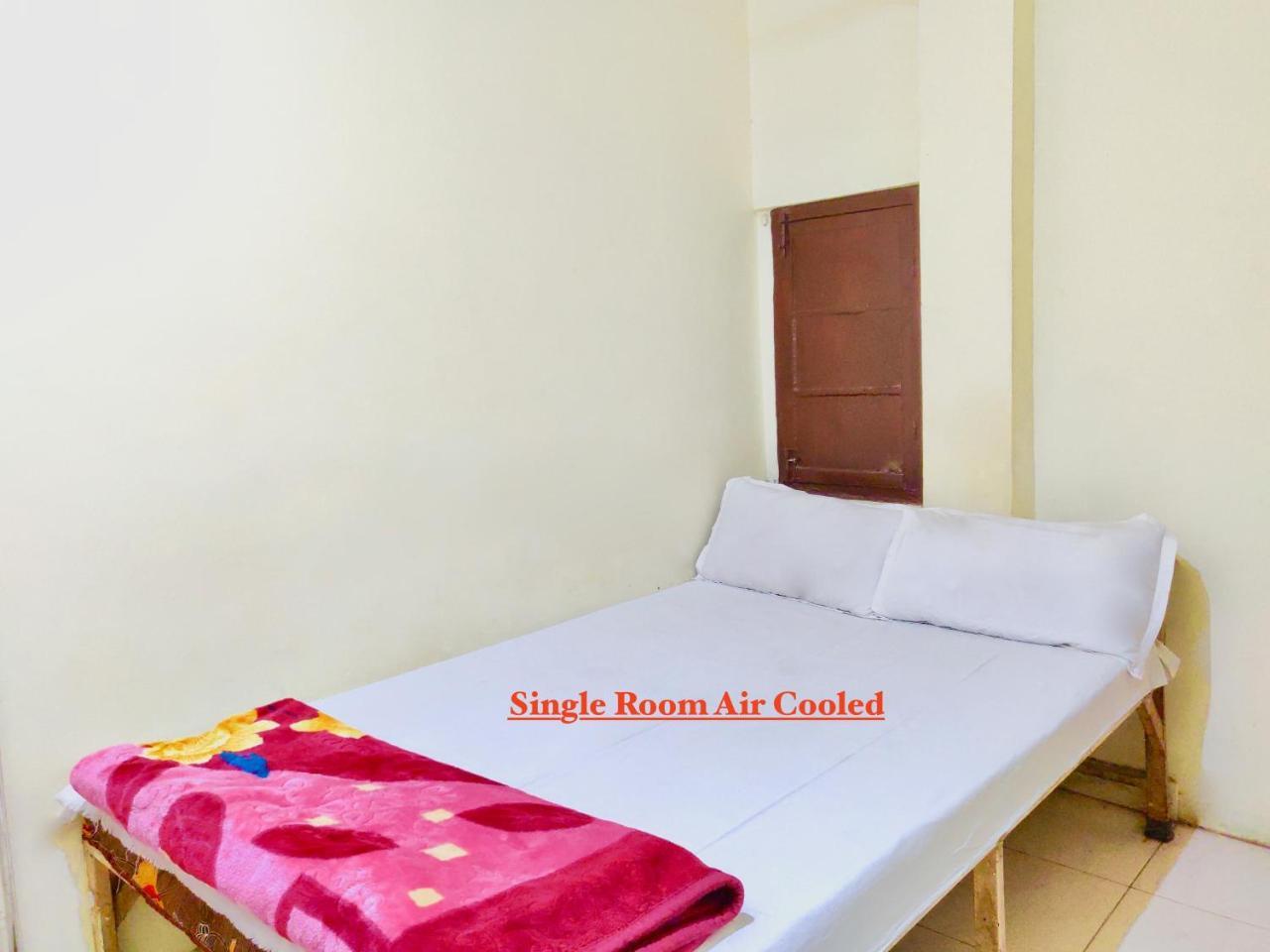 لاكناو Roop Guest House المظهر الخارجي الصورة