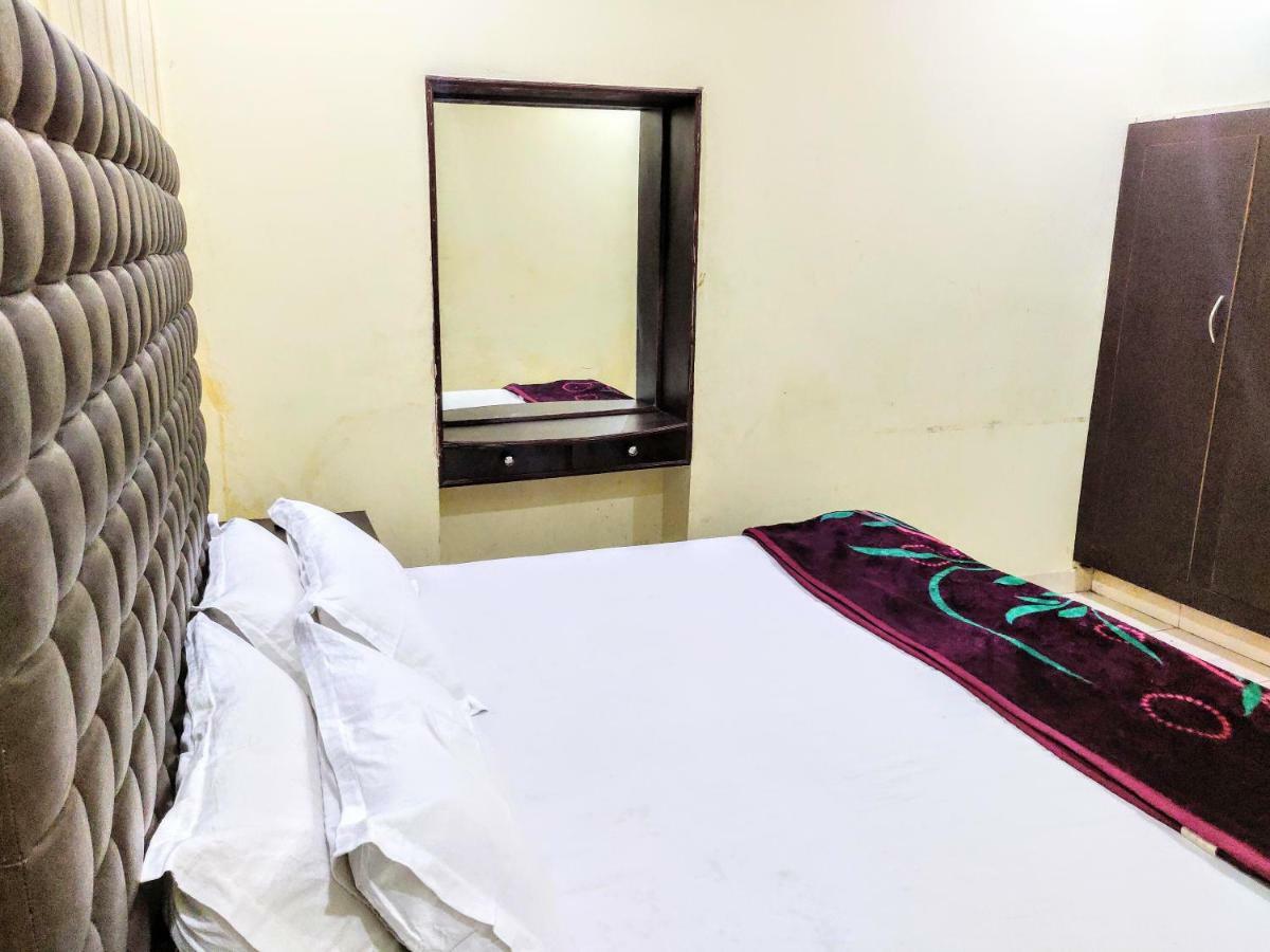 لاكناو Roop Guest House المظهر الخارجي الصورة